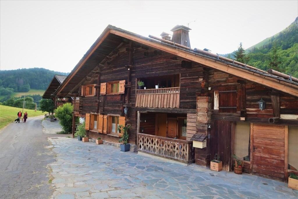 Charmieux Appartement En Chalet Typique Le Grand-Bornand Eksteriør billede