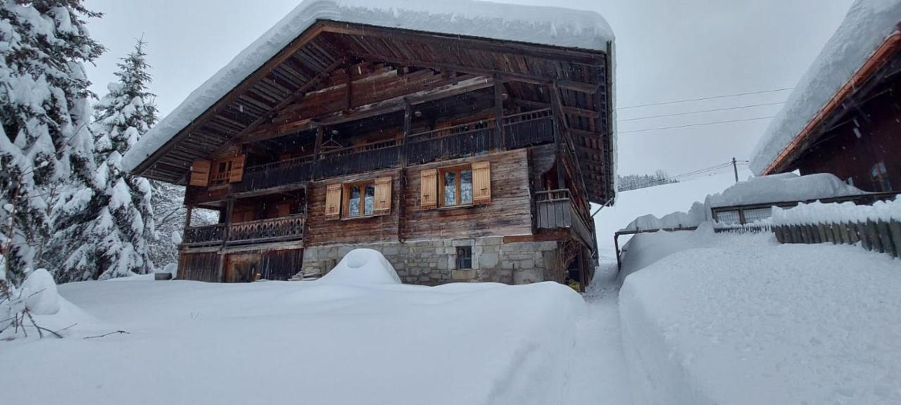 Charmieux Appartement En Chalet Typique Le Grand-Bornand Eksteriør billede